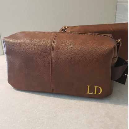 Personalised Mens Washbag | Father's Day Gift | Initial | Name | Monogram | Present For Dad | Husband | Gym Bag | Leather Look | Ireland