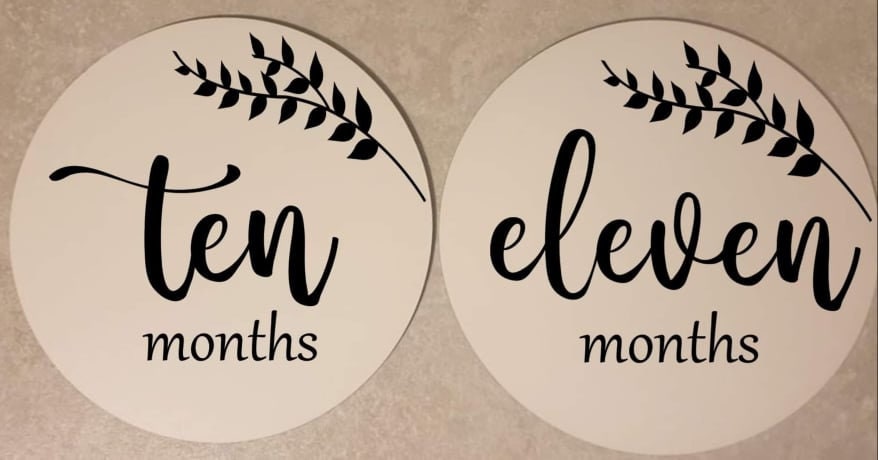 Baby Milestone Discs Set | Monthly Plaques | Newborn Birth Announcement | Photo Prop | Hello World | Baby Shower Gift | Ireland | Irish
