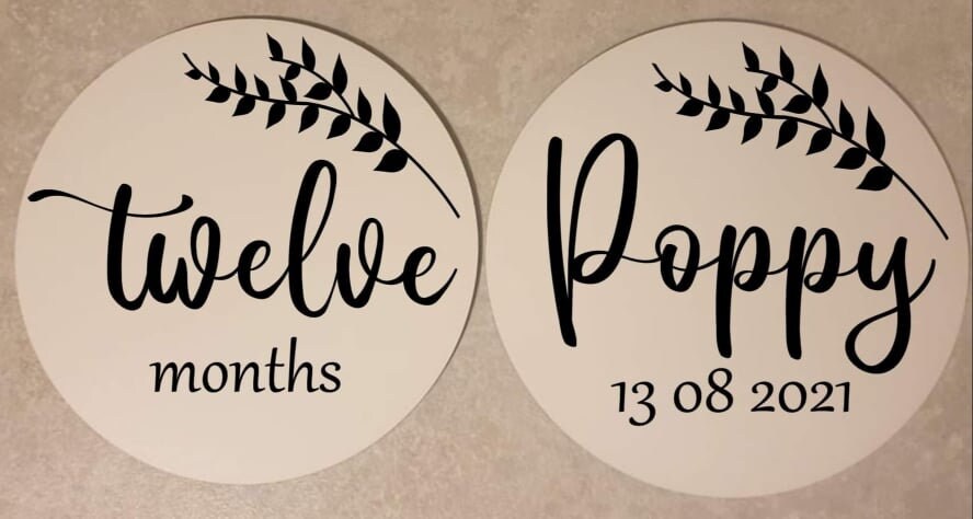 Baby Milestone Discs Set | Monthly Plaques | Newborn Birth Announcement | Photo Prop | Hello World | Baby Shower Gift | Ireland | Irish