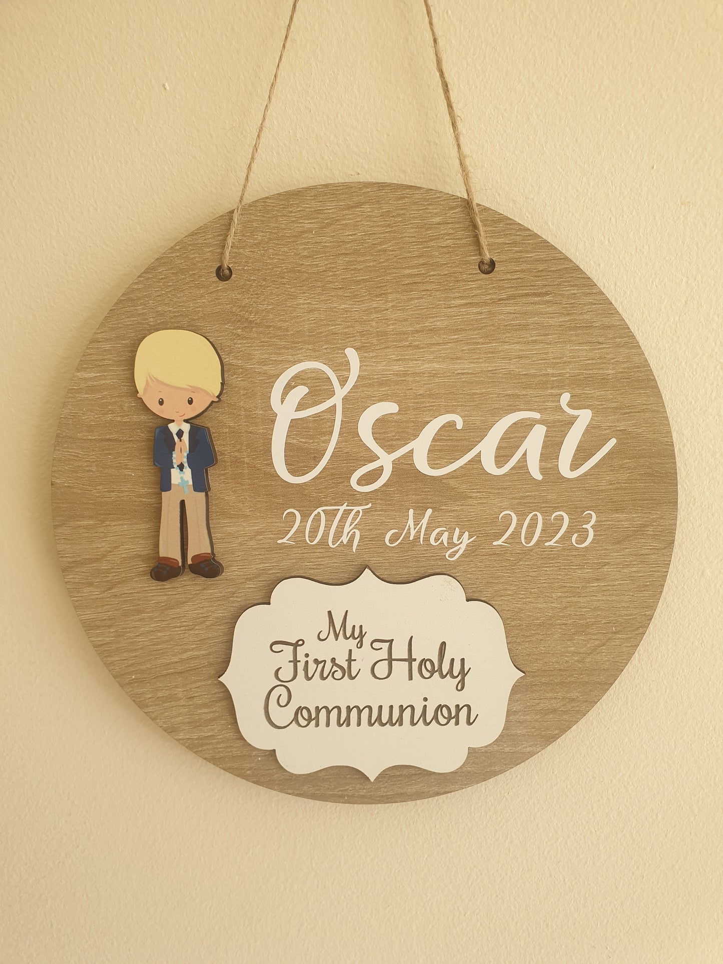 Holy Communion Gift | Communion Keepsake For Boys | 20cm Round Sign | Personalised | Hanging Decoration | Custom Gift | Irish |Ireland
